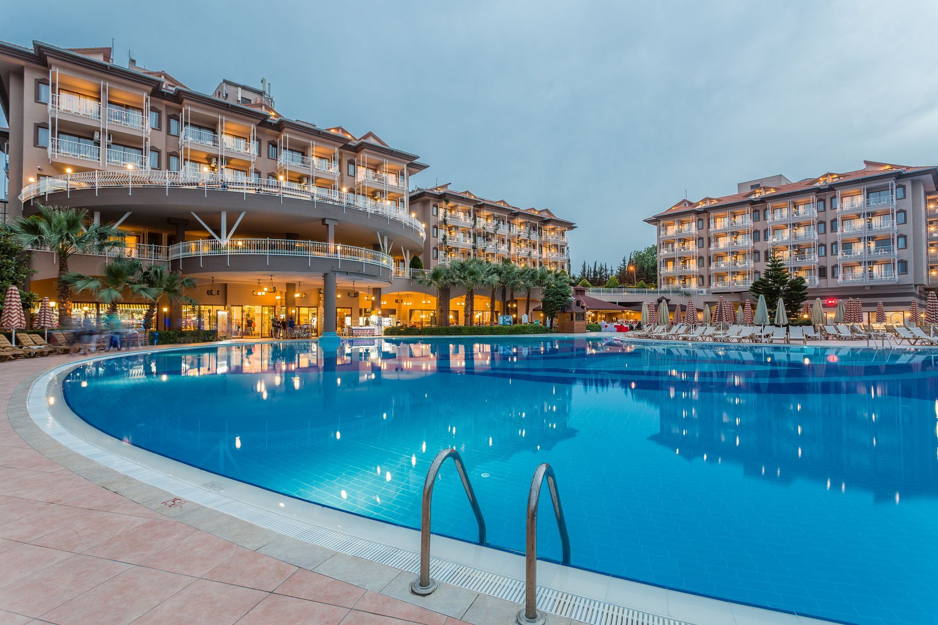 Upscale Residential Estates & Luxury Condominiums